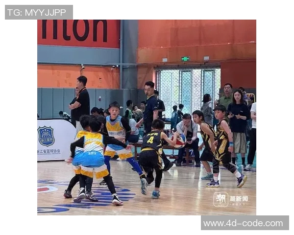 爱篮球的小明星在赛场上闪耀光芒展现青春活力与梦想追逐的精彩瞬间